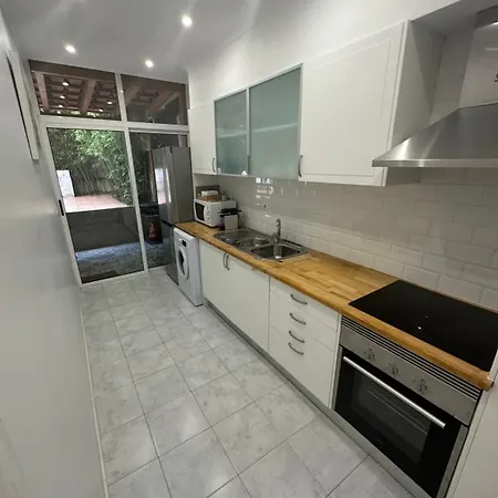 Apartment Near Monsanto W/ Barbecue *