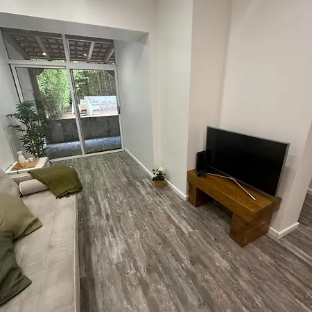 Near Monsanto W/ Barbecue * Lissabon